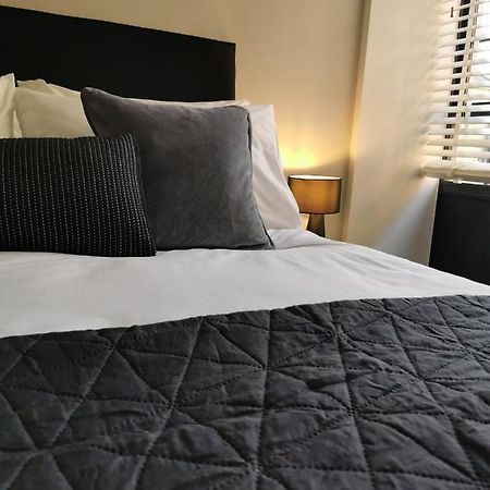 Axiom Apartment - Beautiful Stylish 2 Bed. Cheltenham Eksteriør bilde